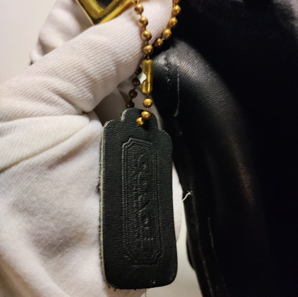 RARE Vintage 80’s Collector Condition Coach Courier Bag # 9800 in Black Leather.